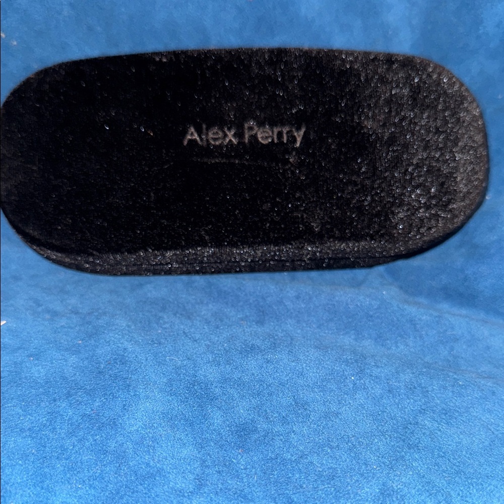 Alex Perry Elegant Black sunglasses case glasses Eyewear Case. Like new